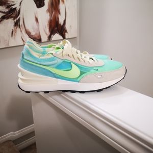 Nike Waffle One SE Running Shoes